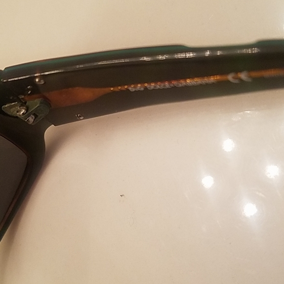 Dolce and Gabbana sunglasses - Picture 4 of 5